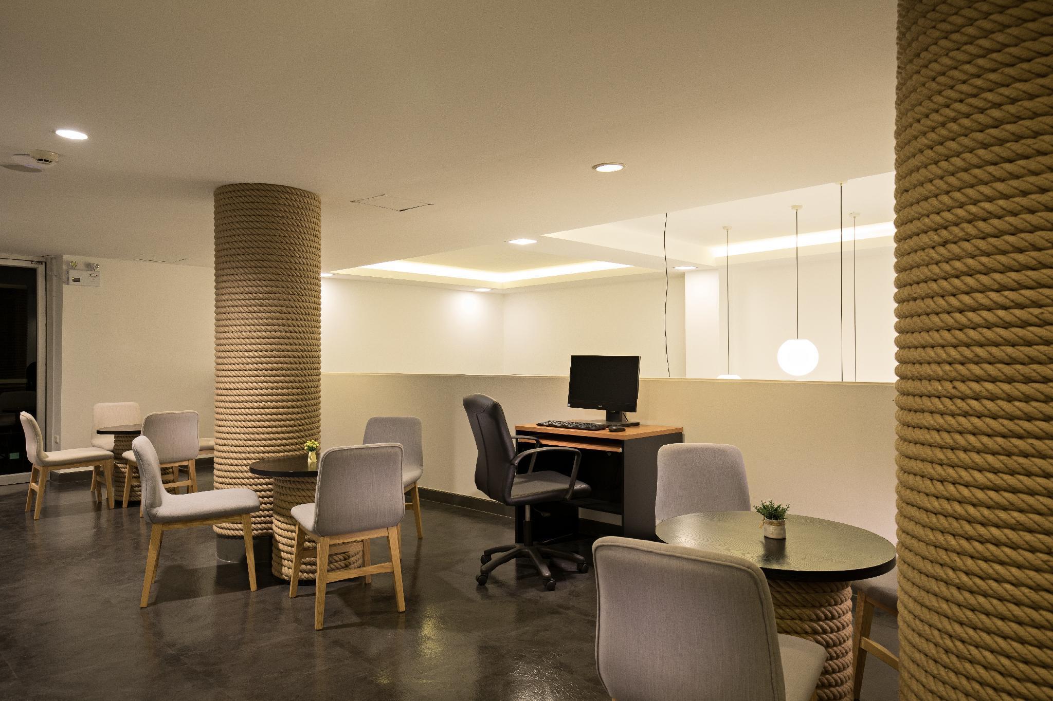 Journeyhub Pattaya Central Exteriör bild