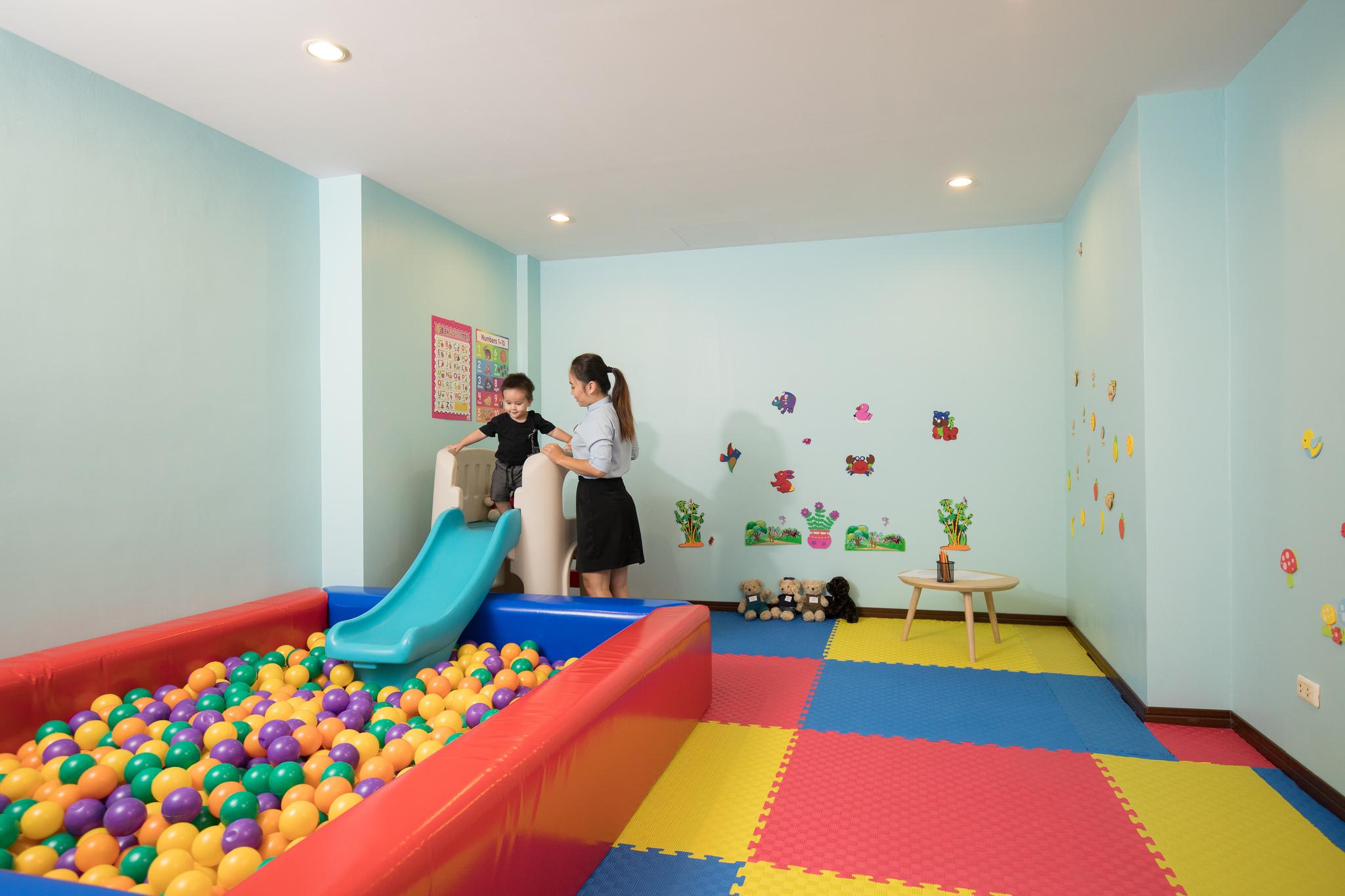 Journeyhub Pattaya Central Exteriör bild